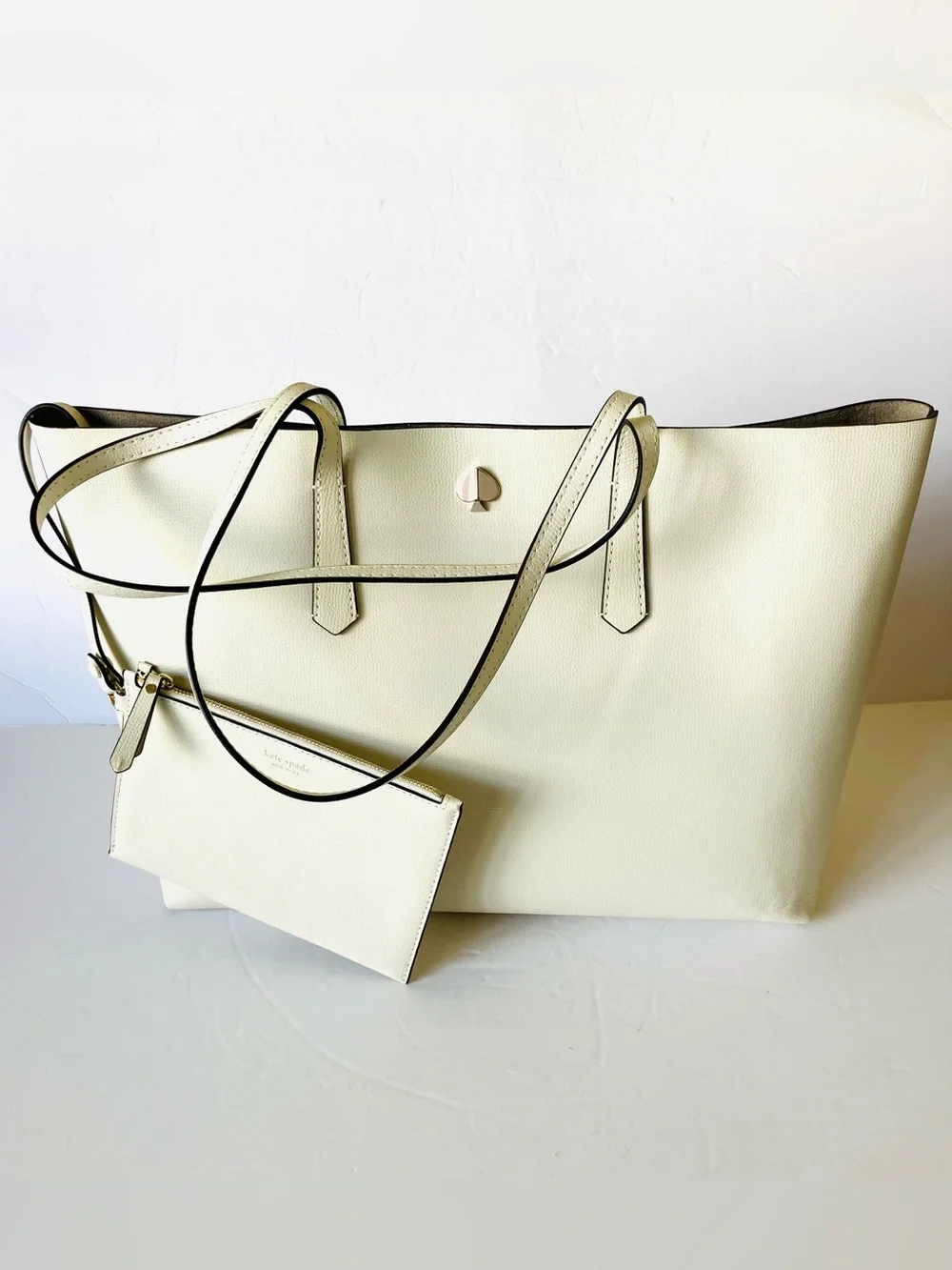 Kate Spade Molly Tote NWT Parchment Ivory W/Wristlet